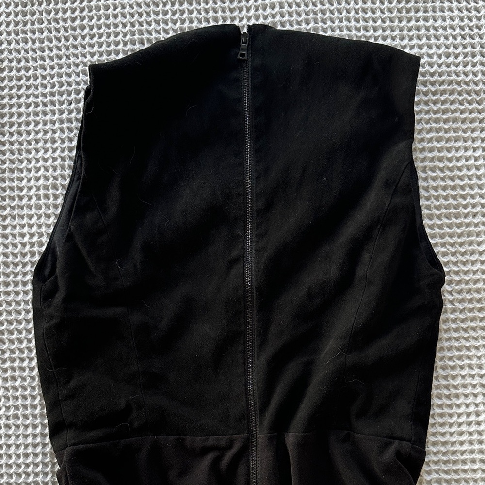 Alice + Olivia Black V-Neck Bodysuit - Picture 5 of 7